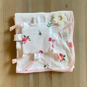 NWT London Bridge Baby Girls White Pink Floral Hooded Towel Bundle